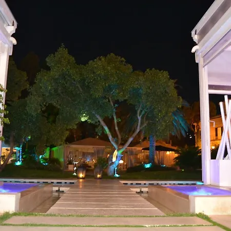 Otel Relais Corte Degli Aragonesi 4*